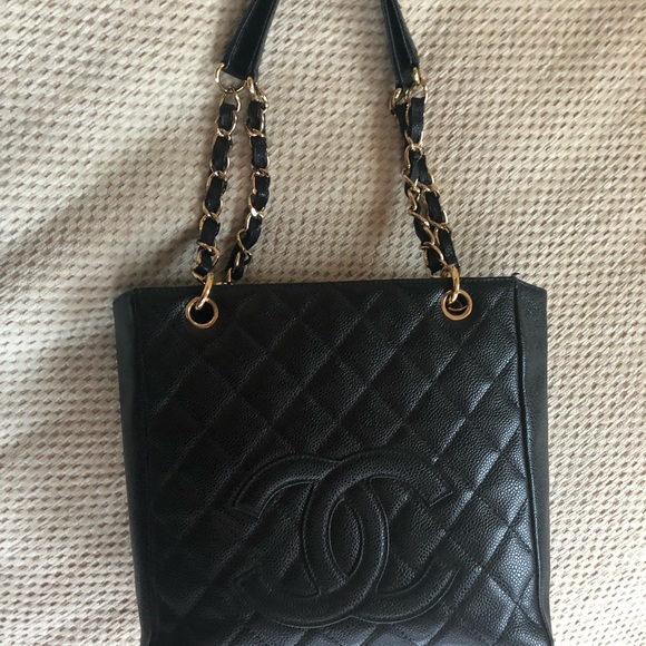 Chanel Petit Shopping Tote - Picture 4 of 11